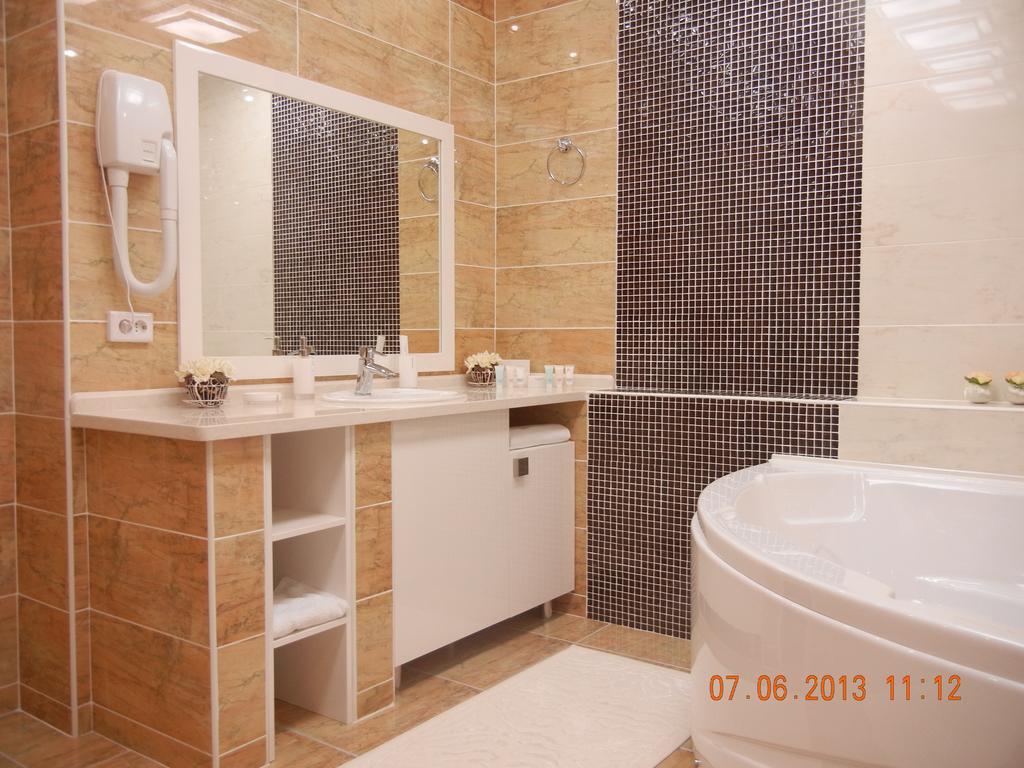 Mereke Hotel Ustʼ-Kamenogorsk Zimmer foto