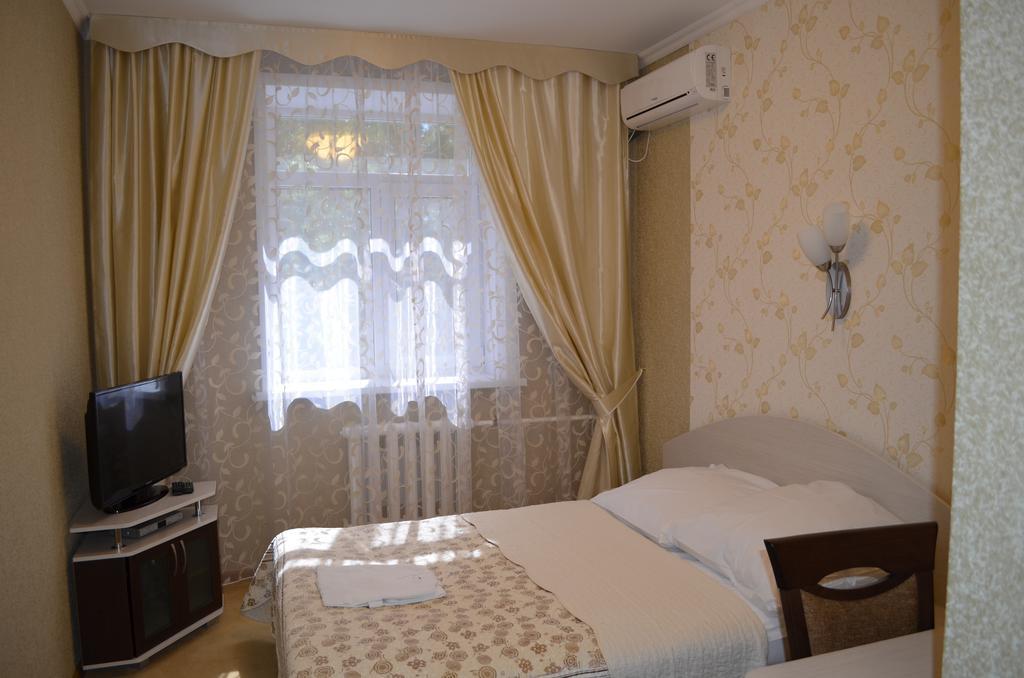 Mereke Hotel Ustʼ-Kamenogorsk Zimmer foto