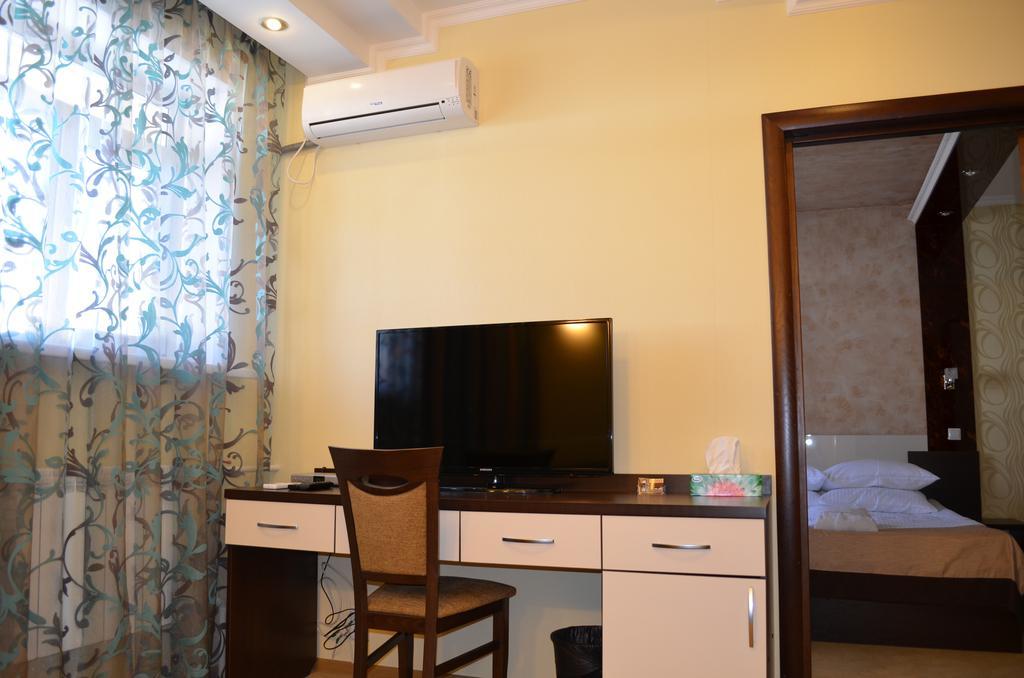 Mereke Hotel Ustʼ-Kamenogorsk Zimmer foto