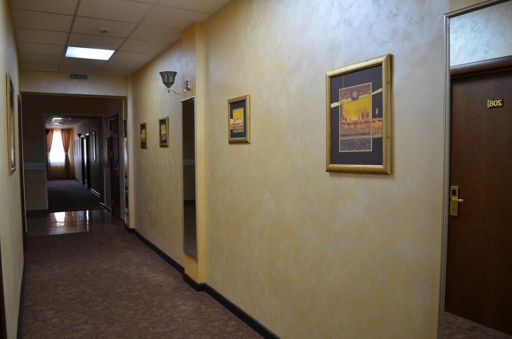 Mereke Hotel Ustʼ-Kamenogorsk Exterior foto