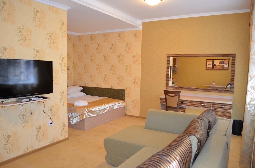 Mereke Hotel Ustʼ-Kamenogorsk Zimmer foto