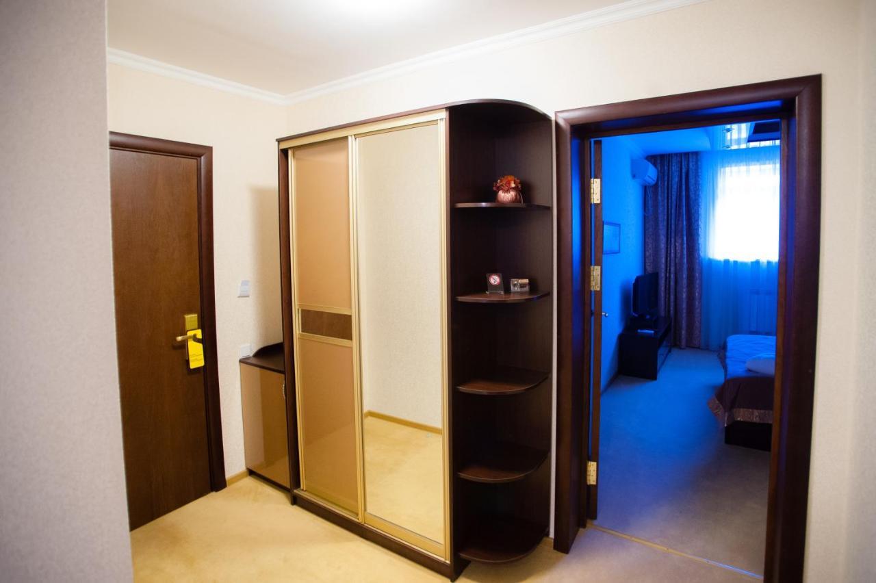 Mereke Hotel Ustʼ-Kamenogorsk Exterior foto